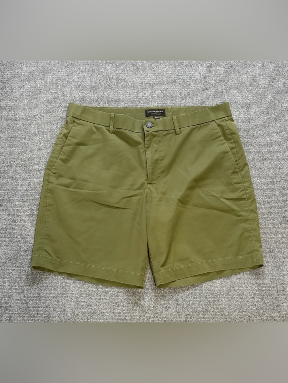Banana Republic Core Temp Shorts Mens 36 Green Bright Moss Stretch Chino - Picture 1 of 7